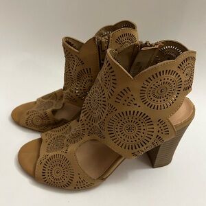 Brown Bendetti Scalloped Heels